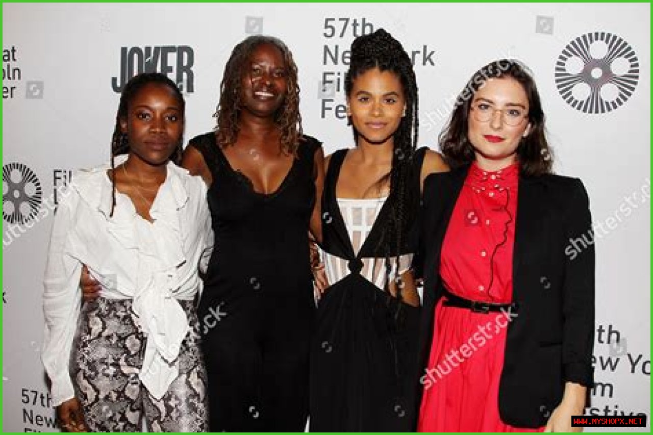Zazie Beetz family, husband, children, parents, siblings